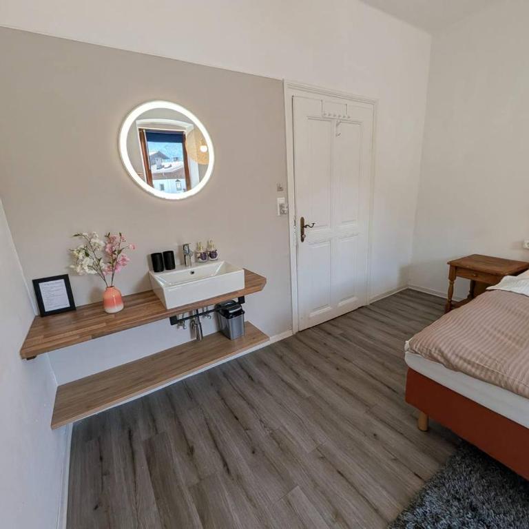 City Center Rooms - Doppelzimmer mit Balkon - 5