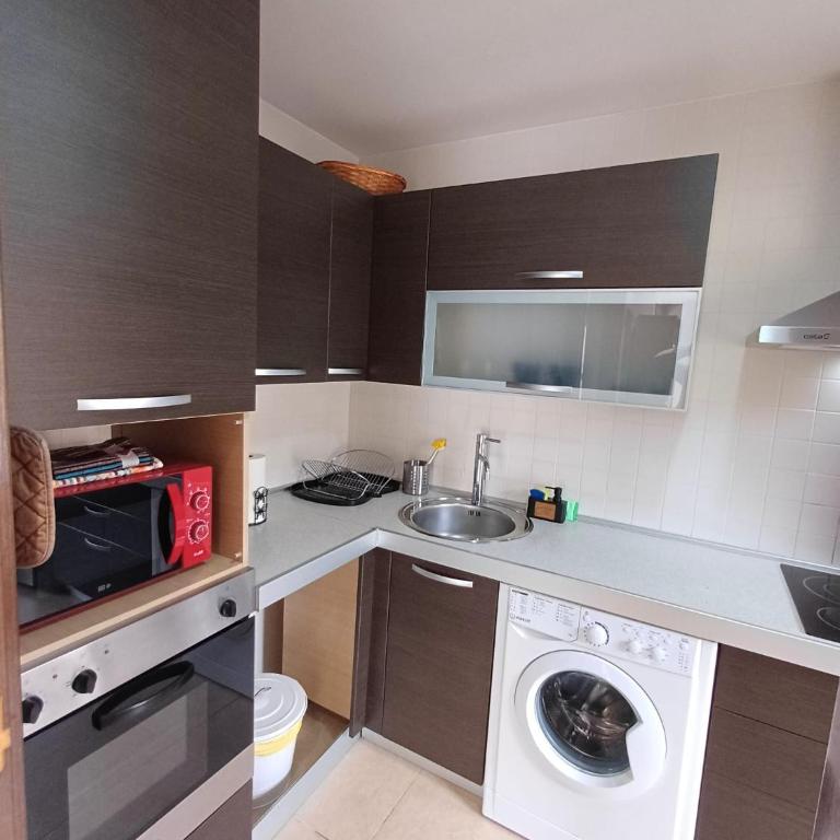 Apartamento Ático Emilia - Two-Bedroom Apartment with Balcony and Terrace - 10