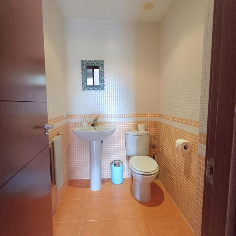 Apartamento Ático Emilia - Two-Bedroom Apartment with Balcony and Terrace - 5