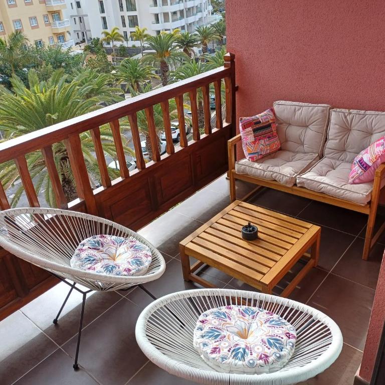 Apartamento Ático Emilia - Two-Bedroom Apartment with Balcony and Terrace - 1
