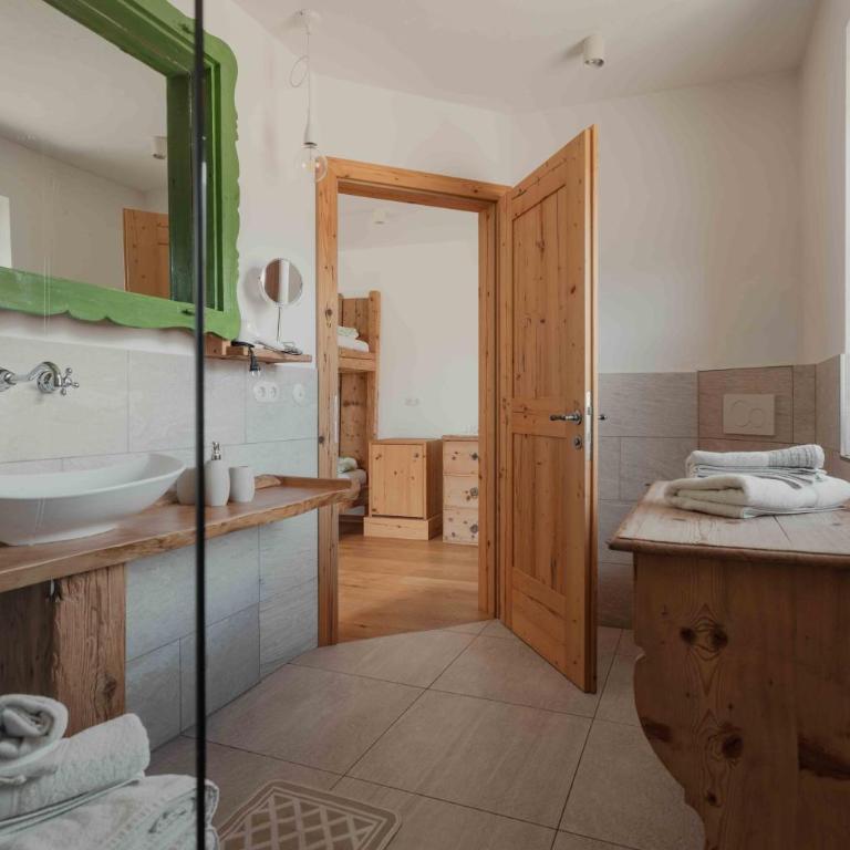 Bucherhof - Vierbettzimmer mit Bad - 1