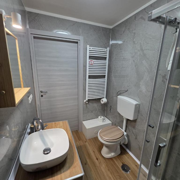 Vanzi Rooms - Superior Double Room - 4