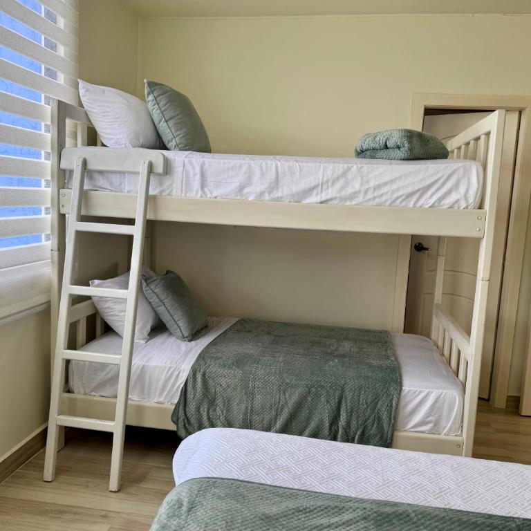 Brisa de mar - Three-Bedroom Apartment - 4