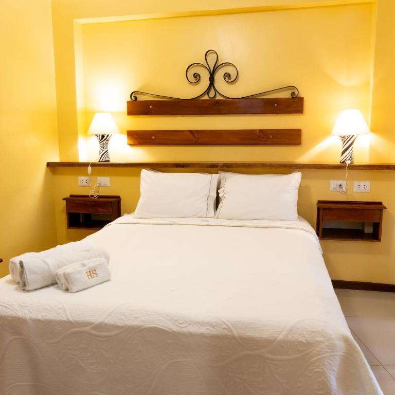 Hosteria Suiza - Double Room with Pool View and Air Conditioning - 4