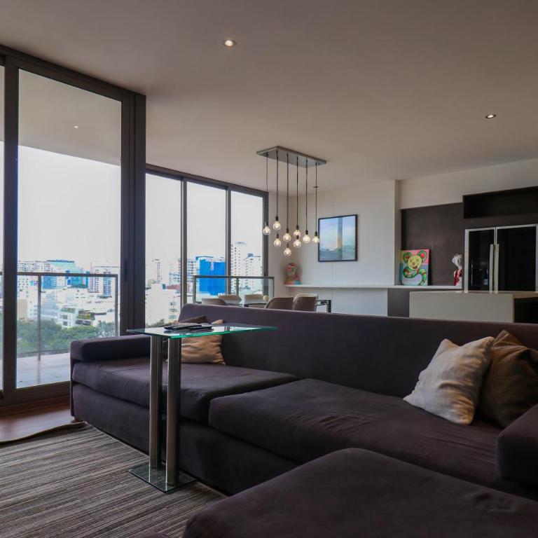 Upscale 2BR Duplex with Balcony in Miraflores - Apartamento de 2 dormitorios con balcón - 1