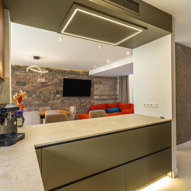 Prime location 5-bedroom villa, Playa Del Duque - Casa - 15