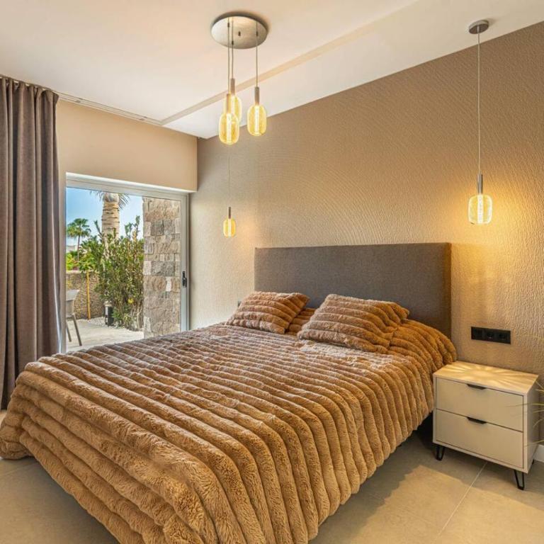 Prime location 5-bedroom villa, Playa Del Duque - Casa - 32