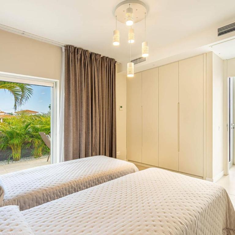 Prime location 5-bedroom villa, Playa Del Duque - Casa - 37