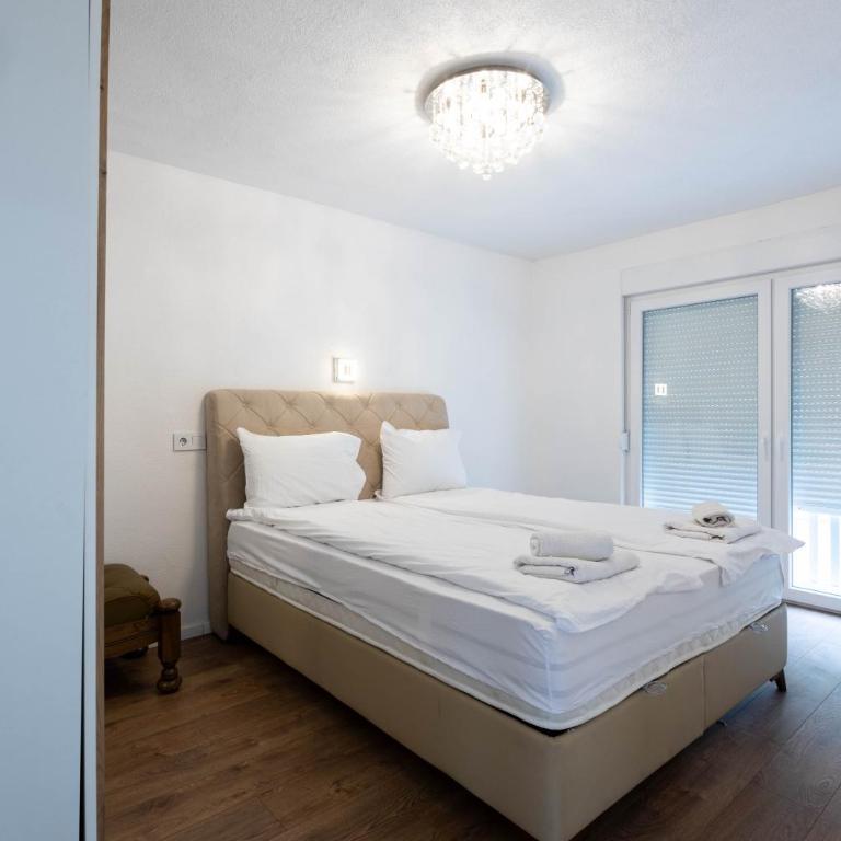 Lumina Residence - Two-Bedroom Apartment with Terrace - 3