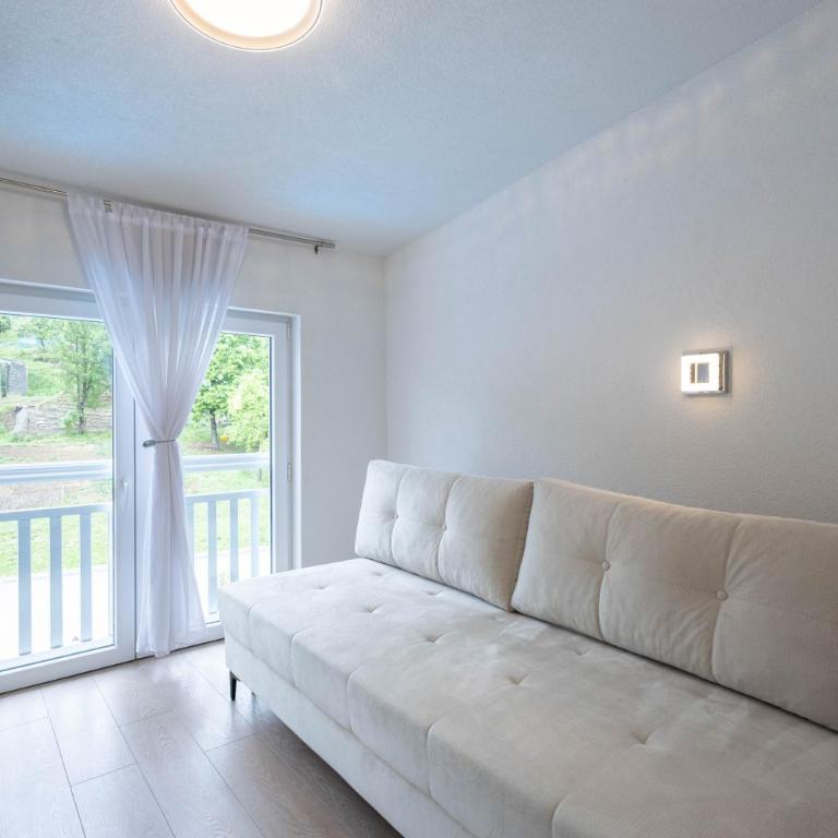 Lumina Residence - Two-Bedroom Apartment with Balcony - 9