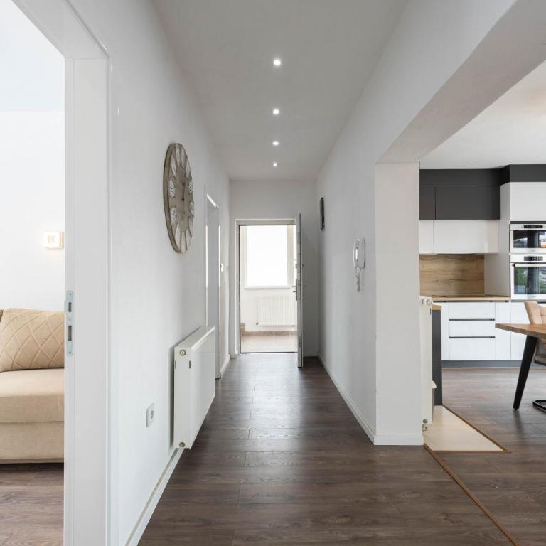Lumina Residence - Two-Bedroom Apartment with Balcony - 8