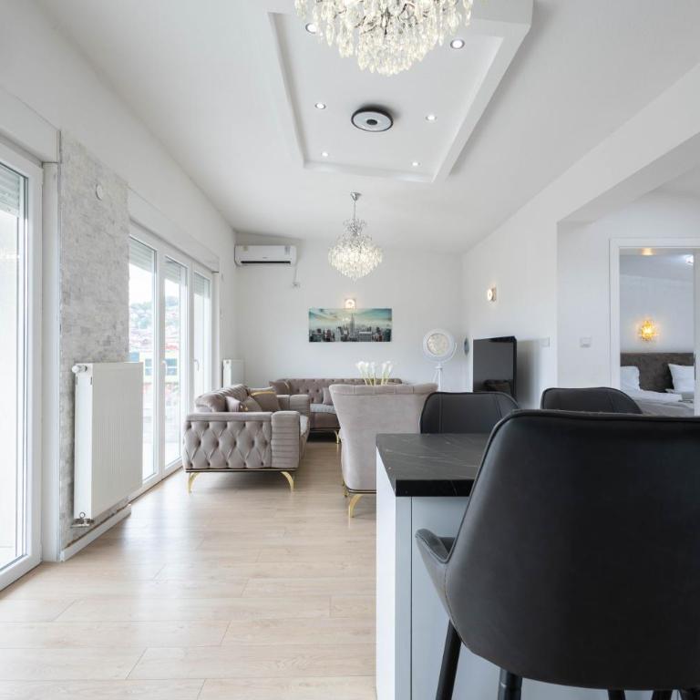 Lumina Residence - Two-Bedroom Apartment with Balcony - 11