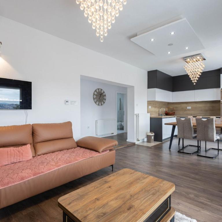 Lumina Residence - Two-Bedroom Apartment with Balcony - 9