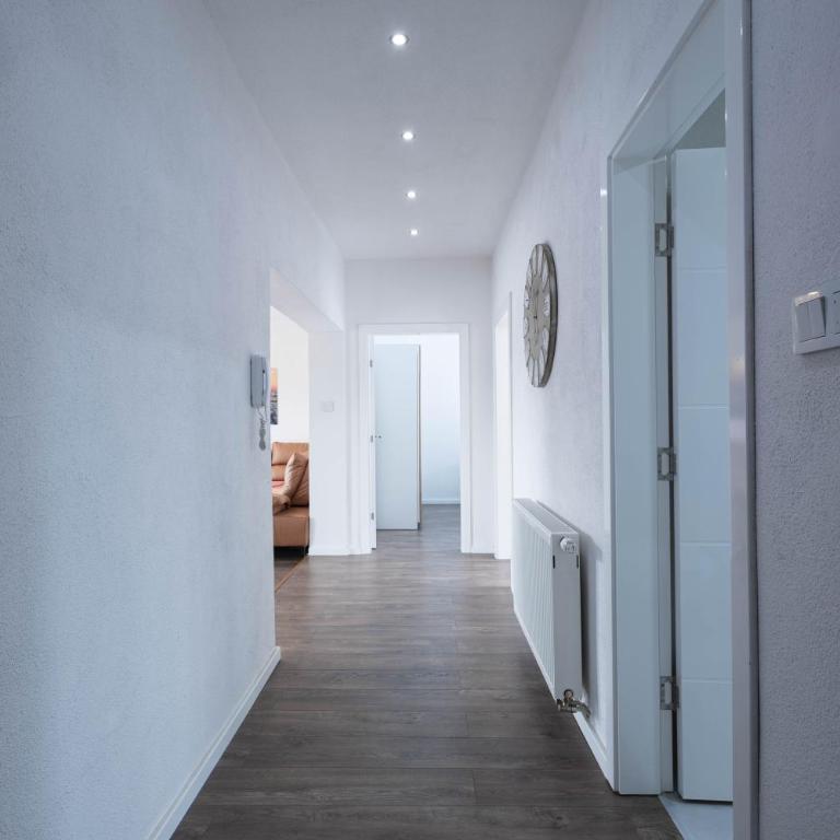 Lumina Residence - Two-Bedroom Apartment with Balcony - 14
