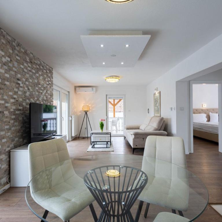 Lumina Residence - Two-Bedroom Apartment with Terrace - 21