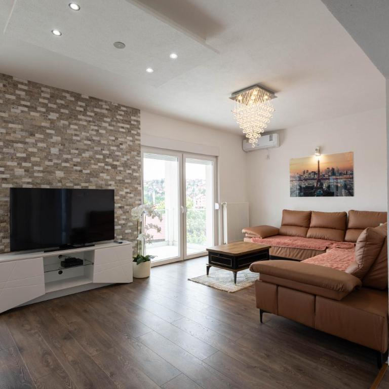 Lumina Residence - Two-Bedroom Apartment with Balcony - 20
