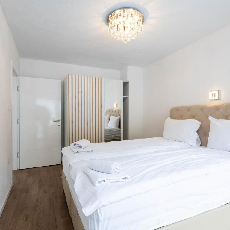 Lumina Residence - Two-Bedroom Apartment with Terrace - 27