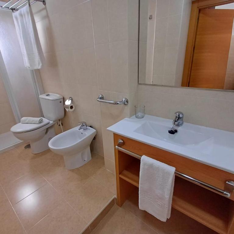 Hostal Costabella - Habitación Doble - 1 o 2 camas - 17