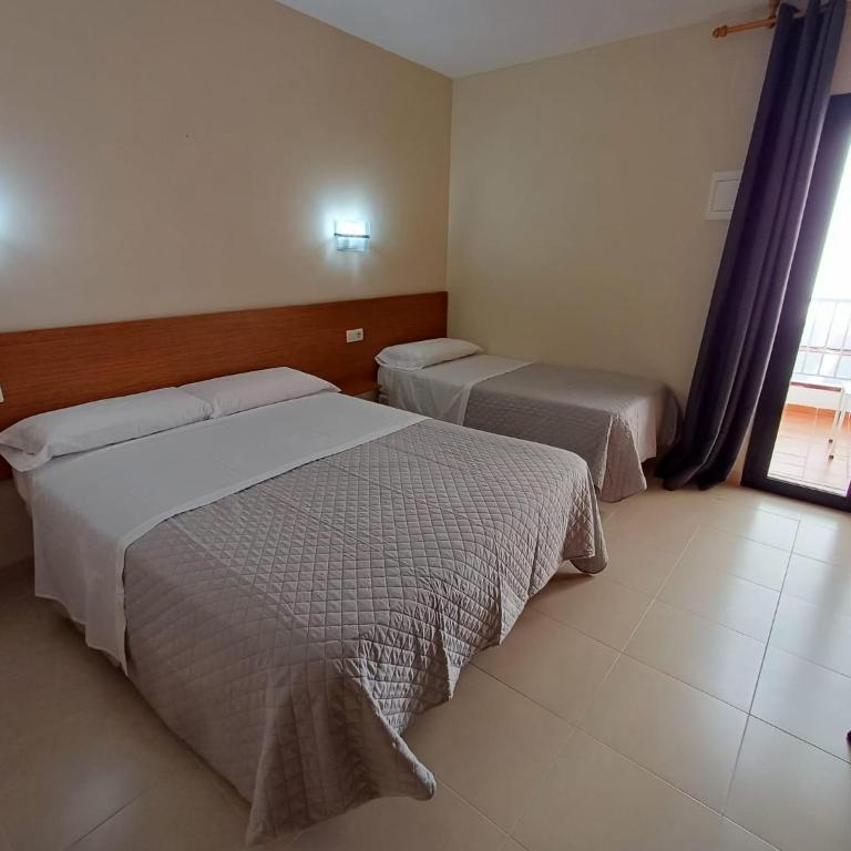 Hostal Costabella - Habitación Doble - 1 o 2 camas - 18