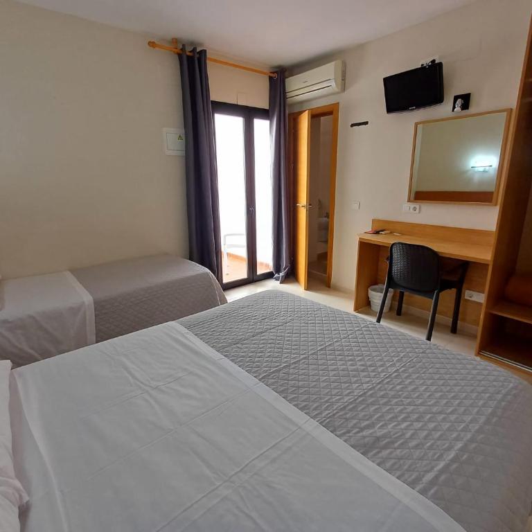 Hostal Costabella - Habitación Doble - 1 o 2 camas - 19