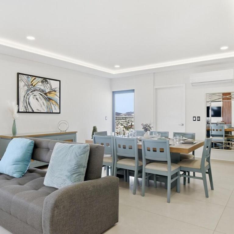 New Lux Tower with Double King bed great Views on the Malecon - Three-Bedroom Apartment - 1