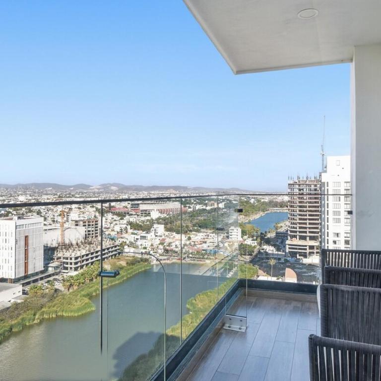 New Lux Tower with Double King bed great Views on the Malecon - Three-Bedroom Apartment - 7