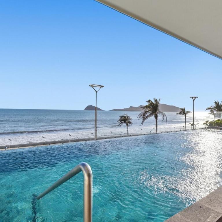 New Lux Tower with Double King bed great Views on the Malecon - Three-Bedroom Apartment - 14