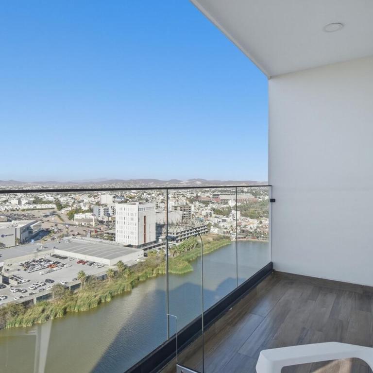 New Lux Tower with Double King bed great Views on the Malecon - Three-Bedroom Apartment - 32