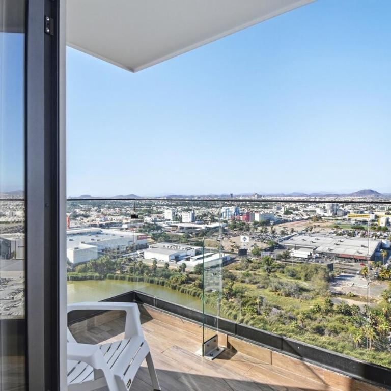 New Lux Tower with Double King bed great Views on the Malecon - Three-Bedroom Apartment - 35