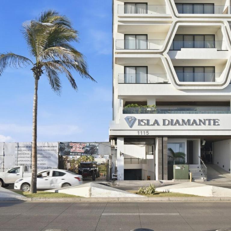 New Lux Tower with Double King bed great Views on the Malecon - Three-Bedroom Apartment - 47