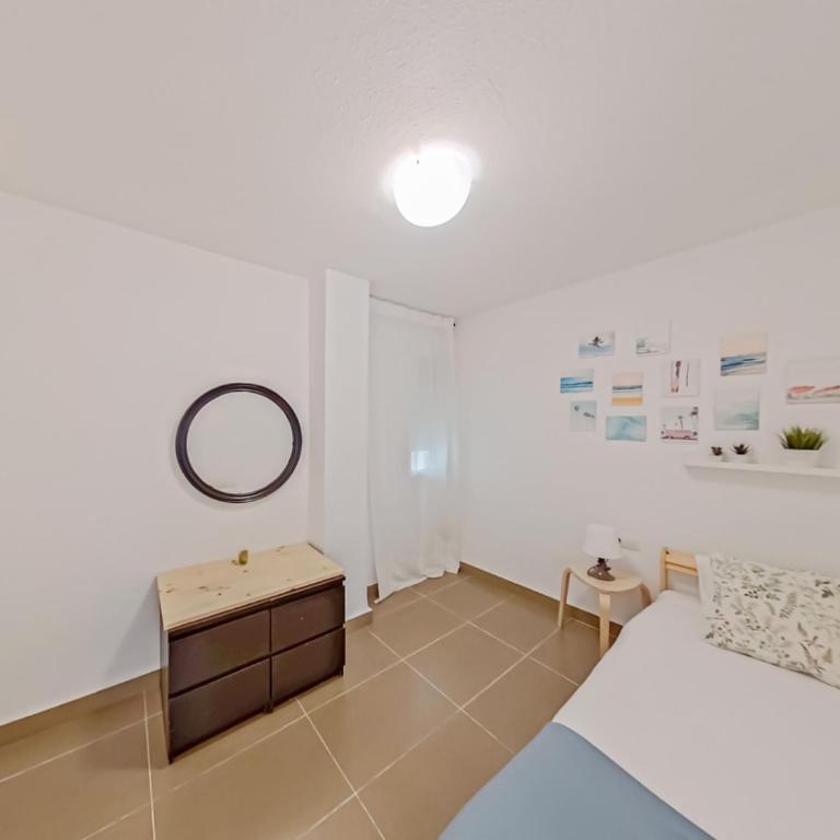 Amplio apartamento en el centro de Málaga con parking privado incluido - Apartamento de 3 dormitorios - 28