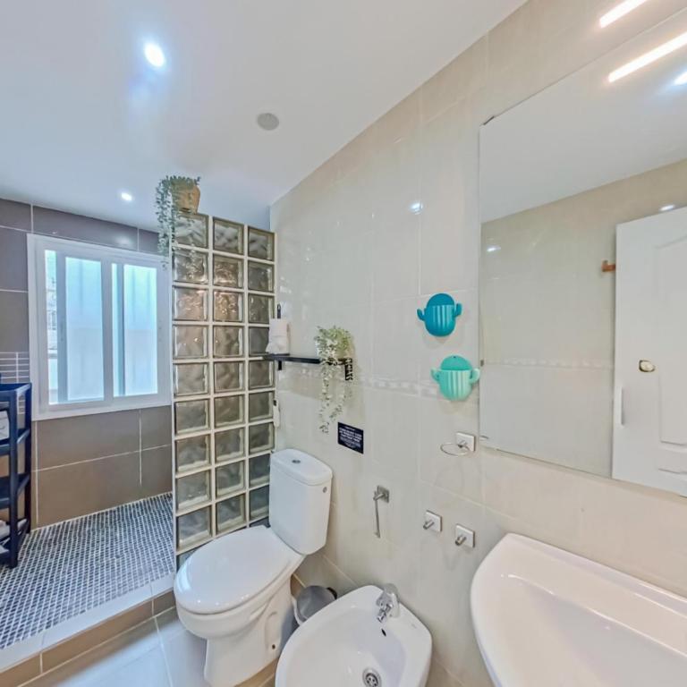 Amplio apartamento en el centro de Málaga con parking privado incluido - Apartamento de 3 dormitorios - 33