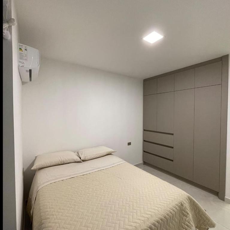 Central Beach House - One-Bedroom Apartment - 12