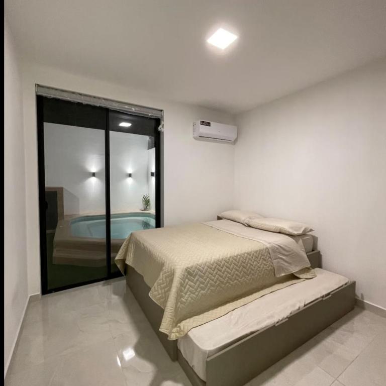 Central Beach House - One-Bedroom Apartment - 18
