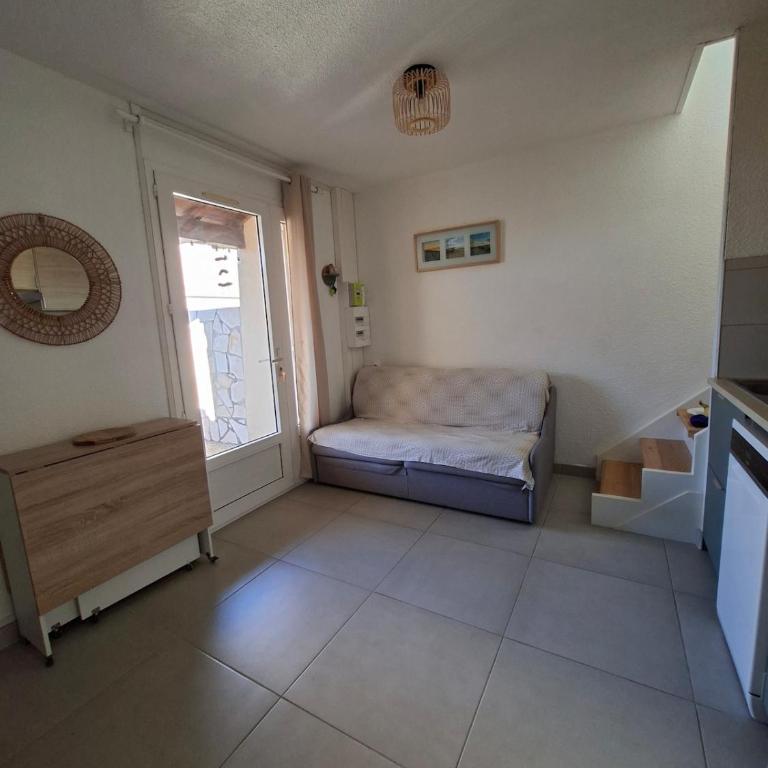 Maisonnette en duplex avec piscine et clim proche de la plage - Appartement 2 Chambres - 8