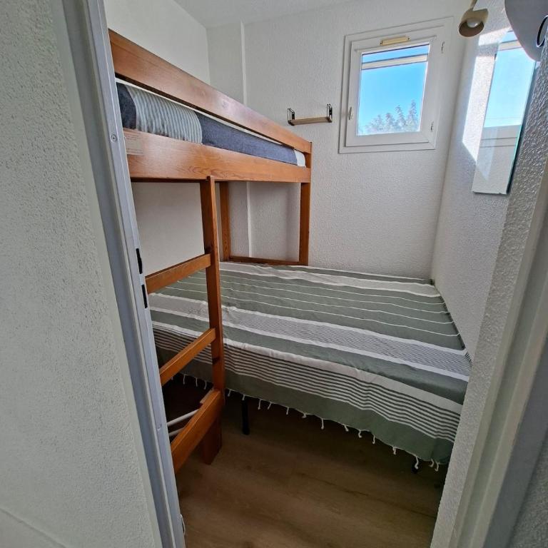 Maisonnette en duplex avec piscine et clim proche de la plage - Appartement 2 Chambres - 10