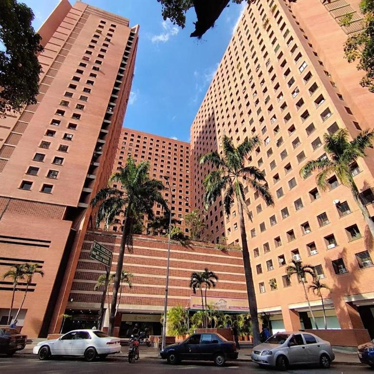 Exclusivo apartamento con estacionamiento en Residencia Solano Sabana Grande - Two-Bedroom Apartment - 1