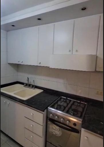 Exclusivo apartamento con estacionamiento en Residencia Solano Sabana Grande - Two-Bedroom Apartment - 6