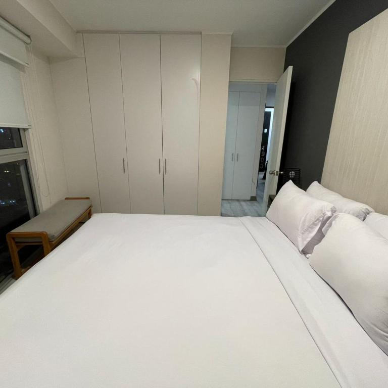 Connect Apartment by Vibrant - One-Bedroom Apartment with Balcony and City View - 7