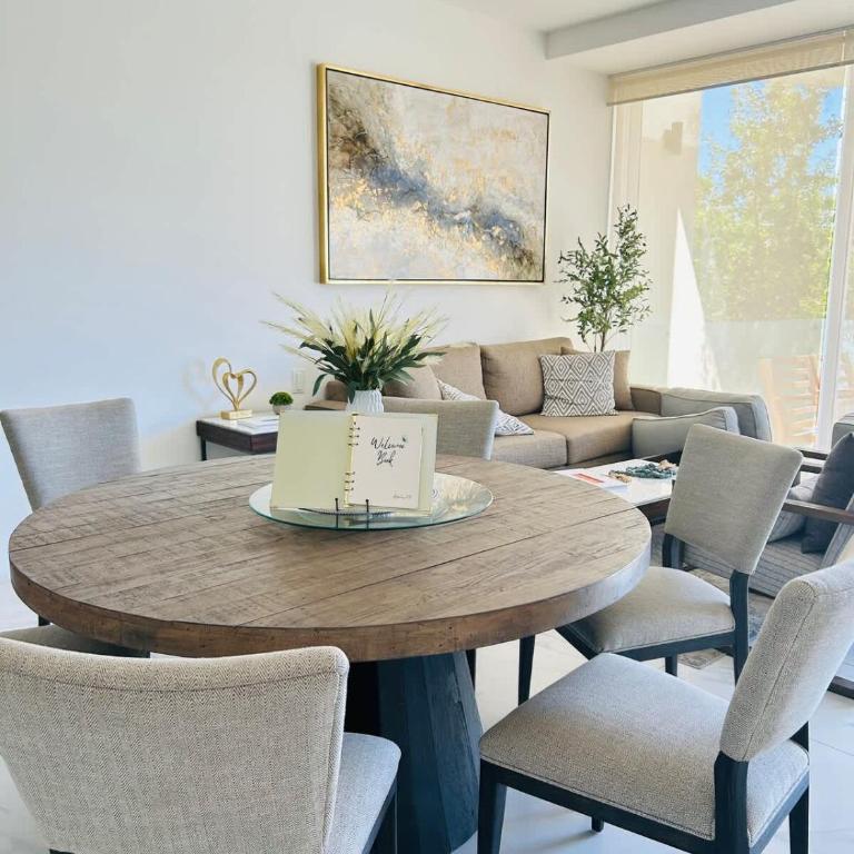 Stylish 3BR Downtown Cabo Condo Walk Everywhere - Apartamento - 2