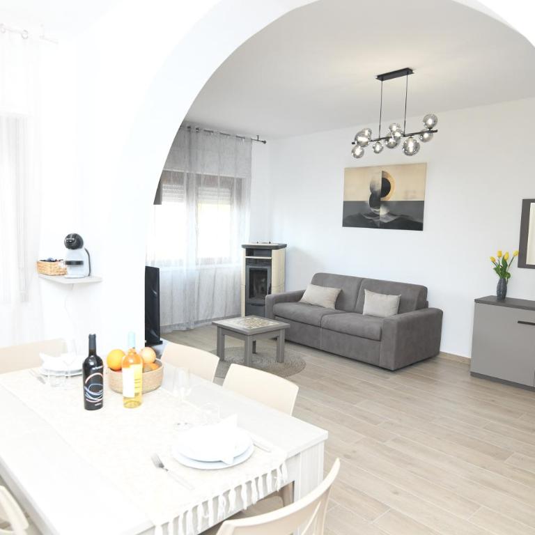 Near Sunset Apartment - Two-Bedroom Apartment with Balcony and Sea View - 6