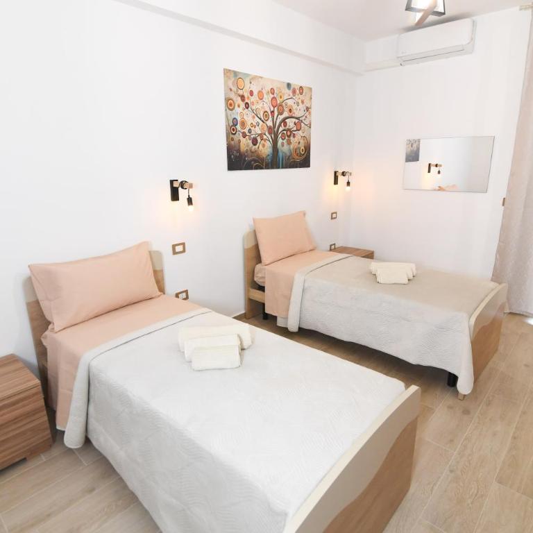 Near Sunset Apartment - Two-Bedroom Apartment with Balcony and Sea View - 11
