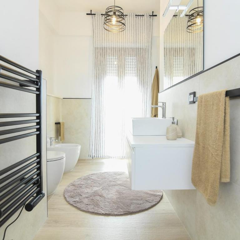 Near Sunset Apartment - Two-Bedroom Apartment with Balcony and Sea View - 14