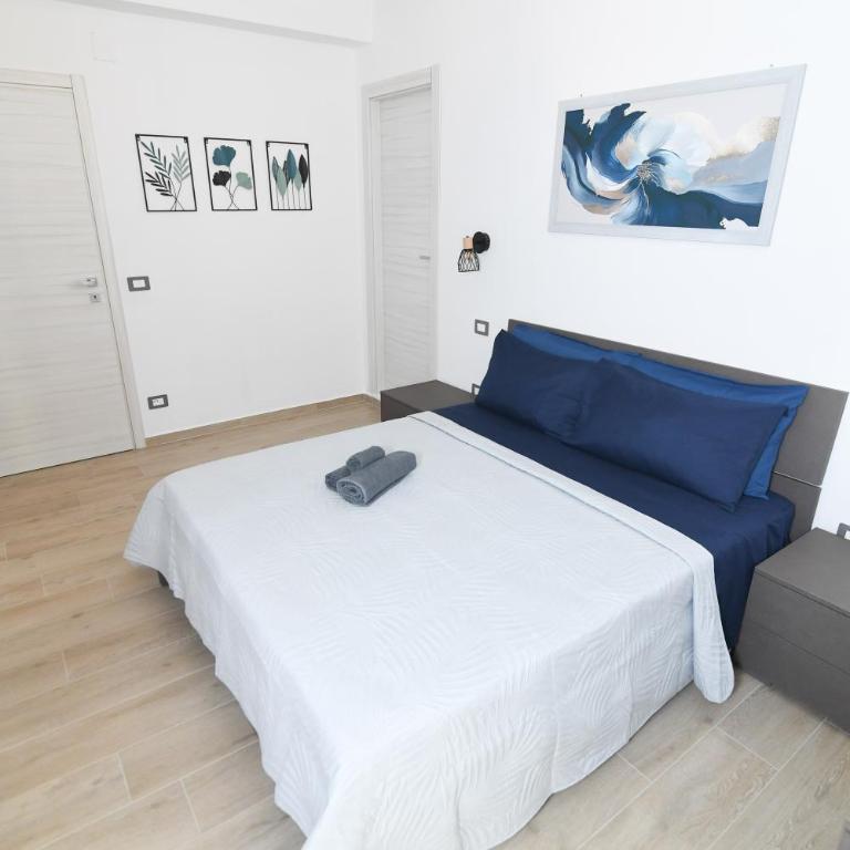 Near Sunset Apartment - Two-Bedroom Apartment with Balcony and Sea View - 20