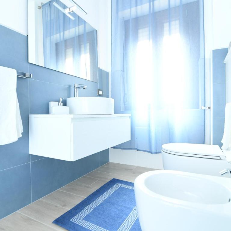 Near Sunset Apartment - Two-Bedroom Apartment with Balcony and Sea View - 22