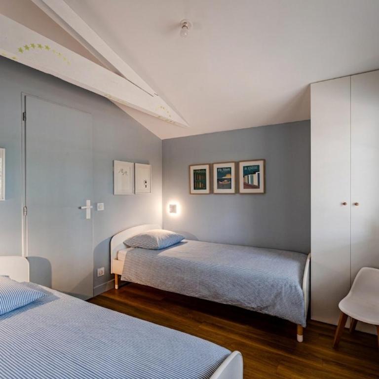 Charmante maison rénovée 3 Chambres - 450m des plages - Three-Bedroom House - 13