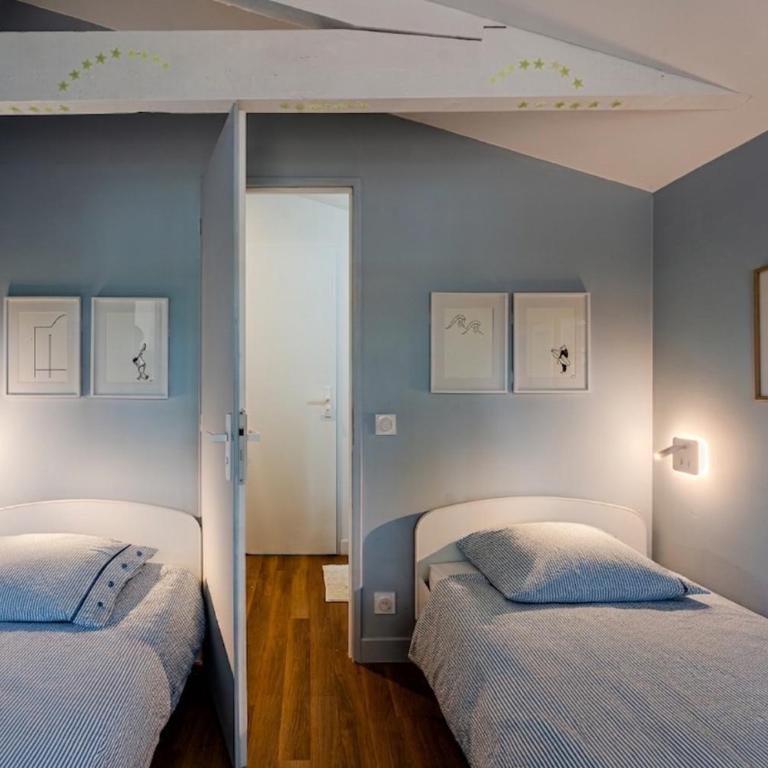 Charmante maison rénovée 3 Chambres - 450m des plages - Three-Bedroom House - 10