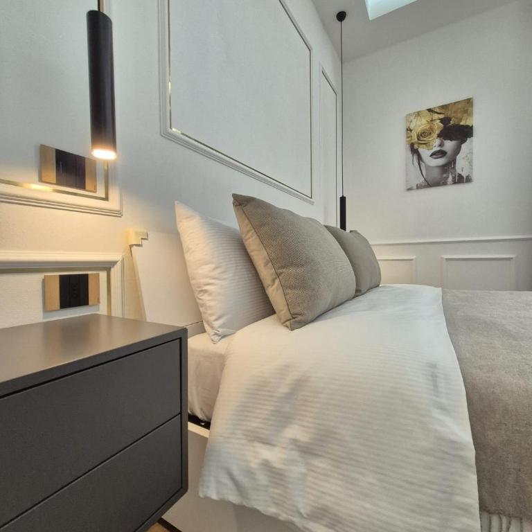 Aurum Residence - One-Bedroom Apartment - 2