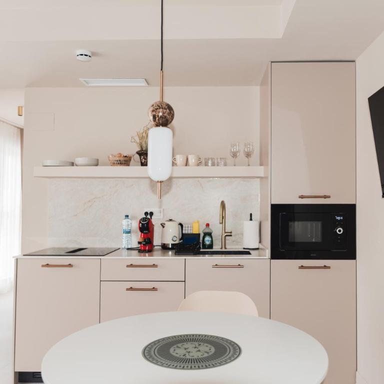 A2B Collection Arena - Deluxe Family Suite - 4
