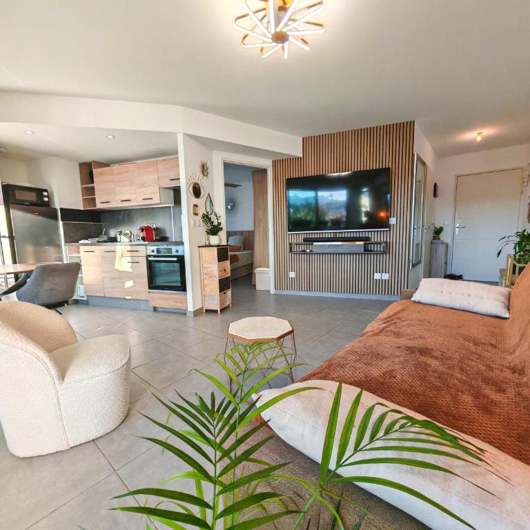 Pearl Beach - Rooftop Pool Seaside - Apartamento con vistas a las montañas - 6